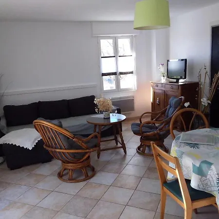 בית נופש Le Du Poire *